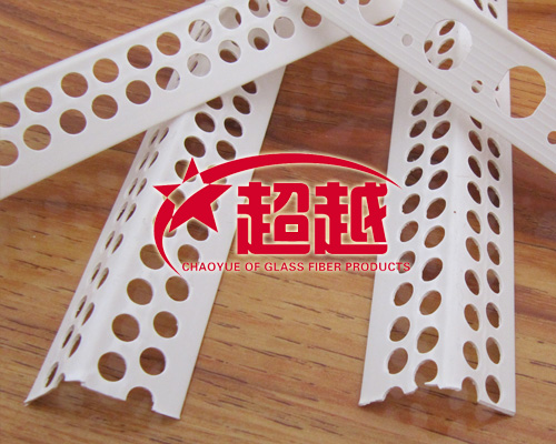 PVC陰陽角是建筑構造之一，陰角指凹進去的墻角，如頂面與四周墻壁的夾角；陽角指凸出來的墻角，如走道轉彎處兩堵墻形成的夾角。墻面陰陽角如果誤差較大，一眼就能看出來，影響家居裝修的美觀度，還會導致櫥柜、家